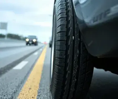 O detalhe no pneu que motoristas só descobrem quando é tarde